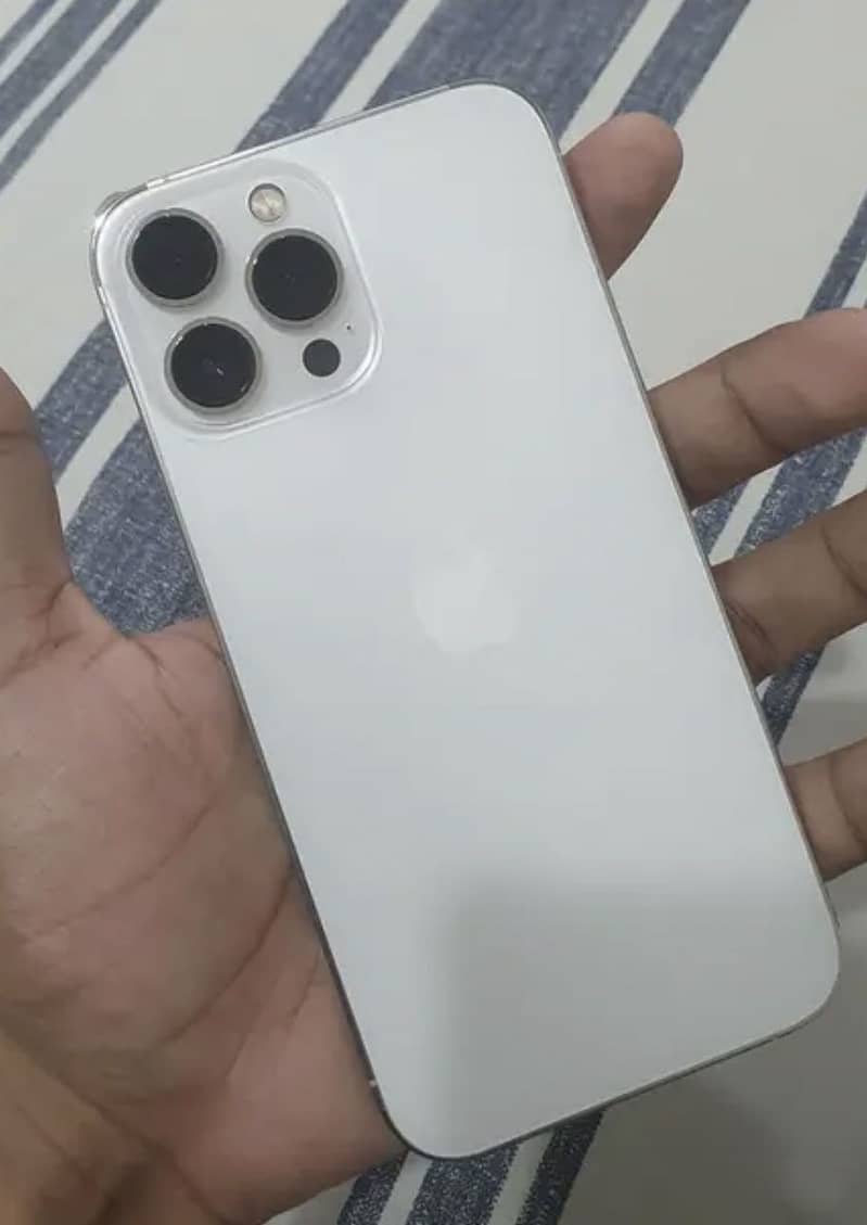 Apple iPhone 13 Pro Max 2