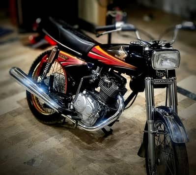 Honda CG 125 model 2010 for urgent sale