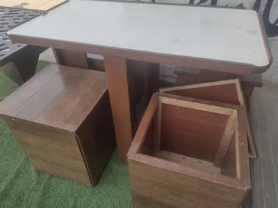 4 stool dining