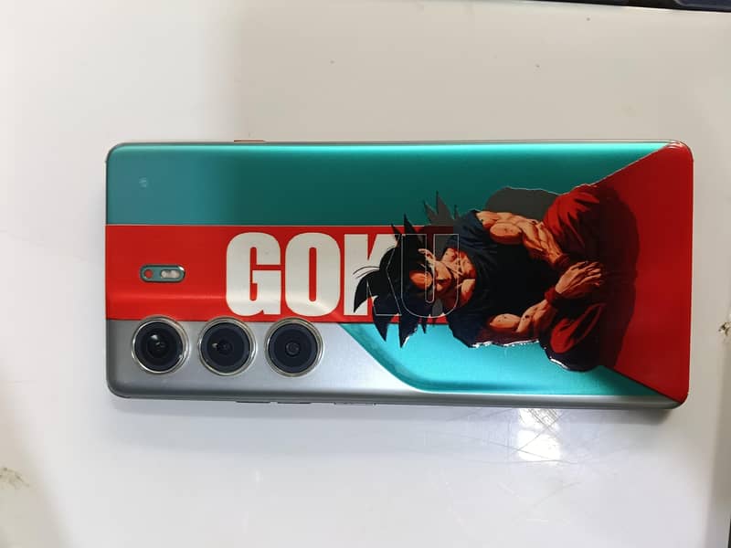 Tecno CAMON 40 Pro 1