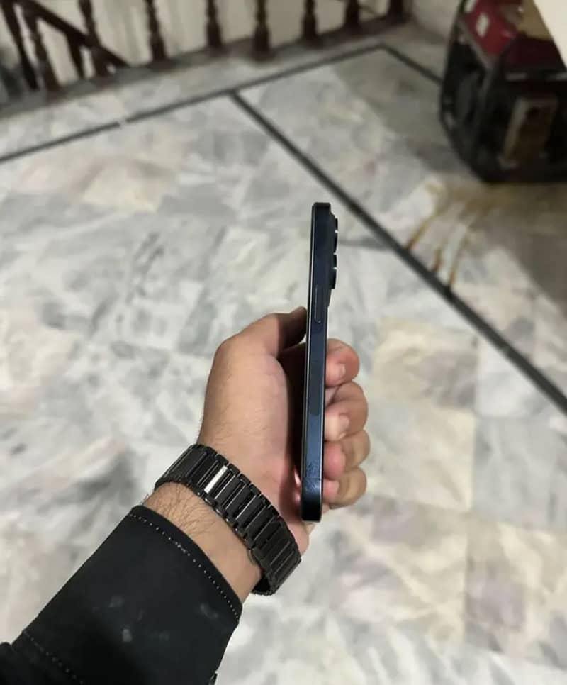 Apple iPhone 15 Pro 6