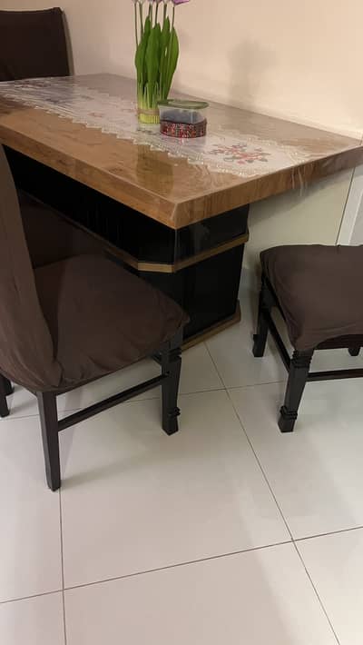 Dining table with 6 six chairs
