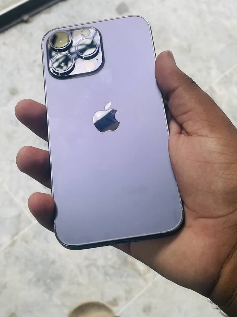 Apple iPhone 14 Pro Max 1