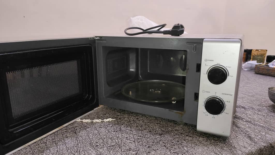 microwave oven 1