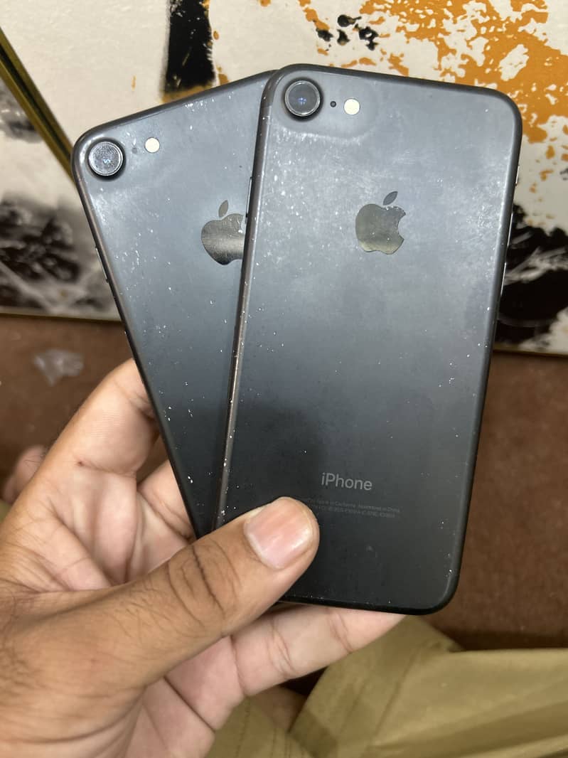 Apple iPhone 7 0