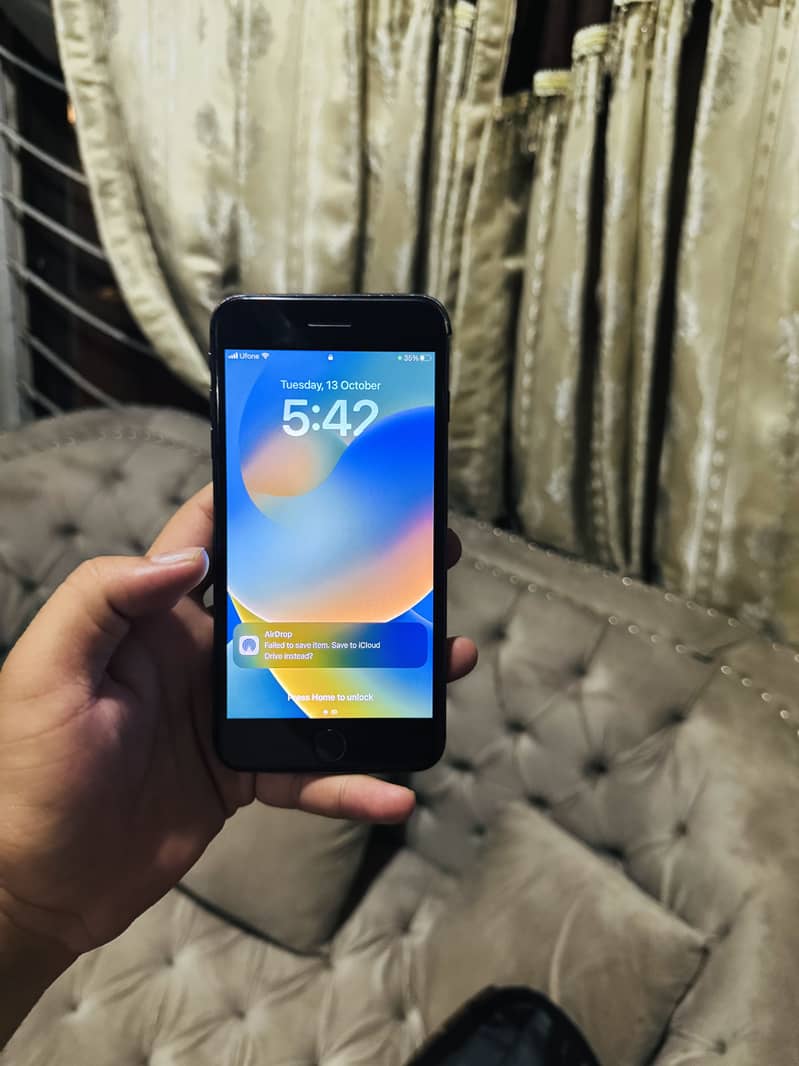 Apple iPhone 8 Plus 1