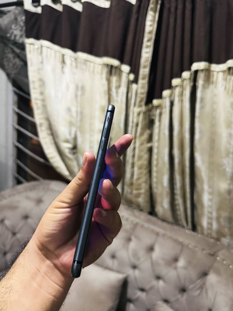 Apple iPhone 8 Plus 6