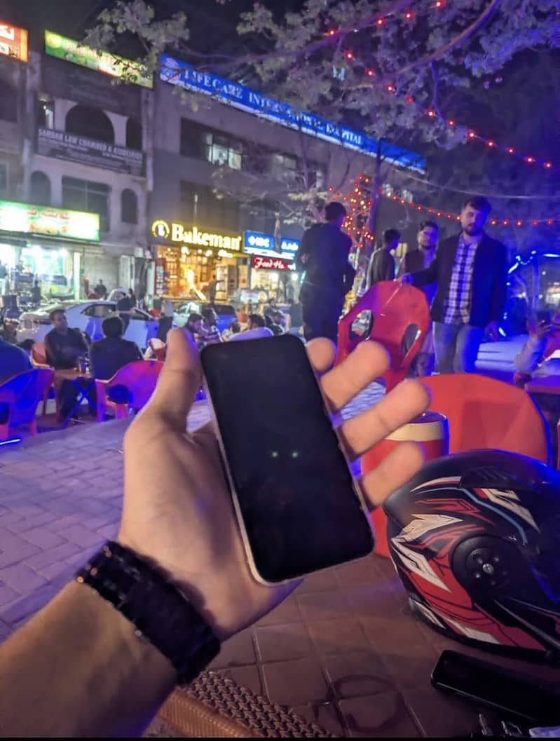Apple iPhone 13 mini 1