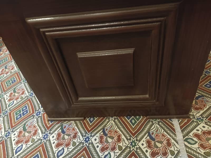 Center Table 0