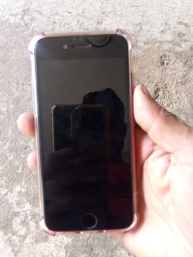 Apple iPhone 8 1