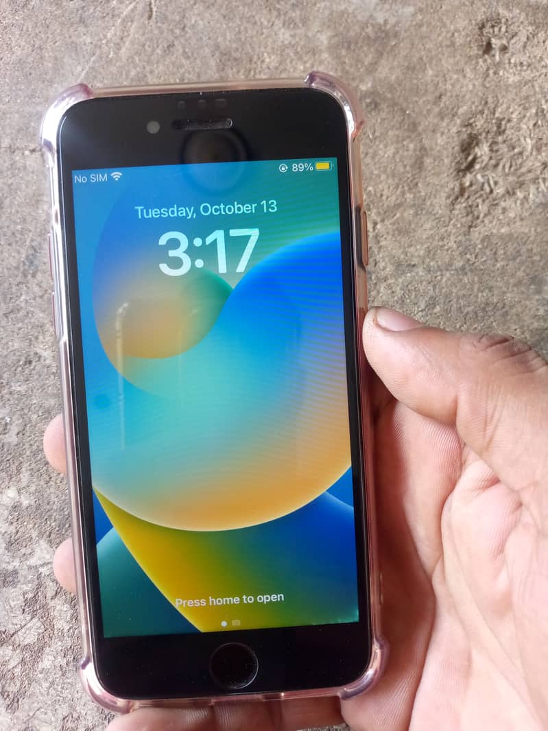 Apple iPhone 8 3