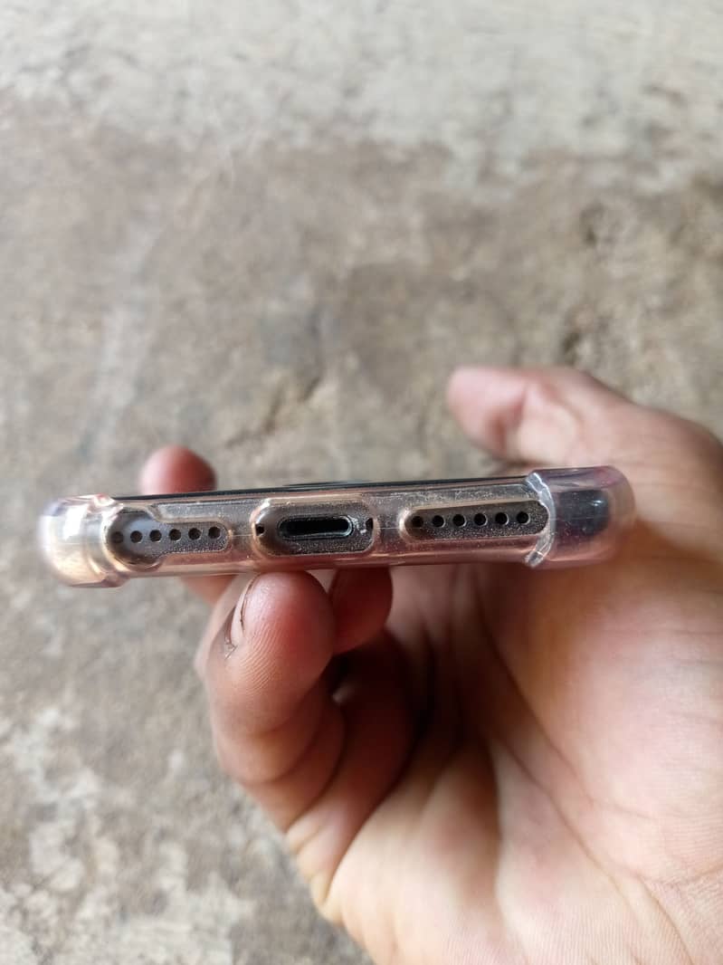 Apple iPhone 8 6