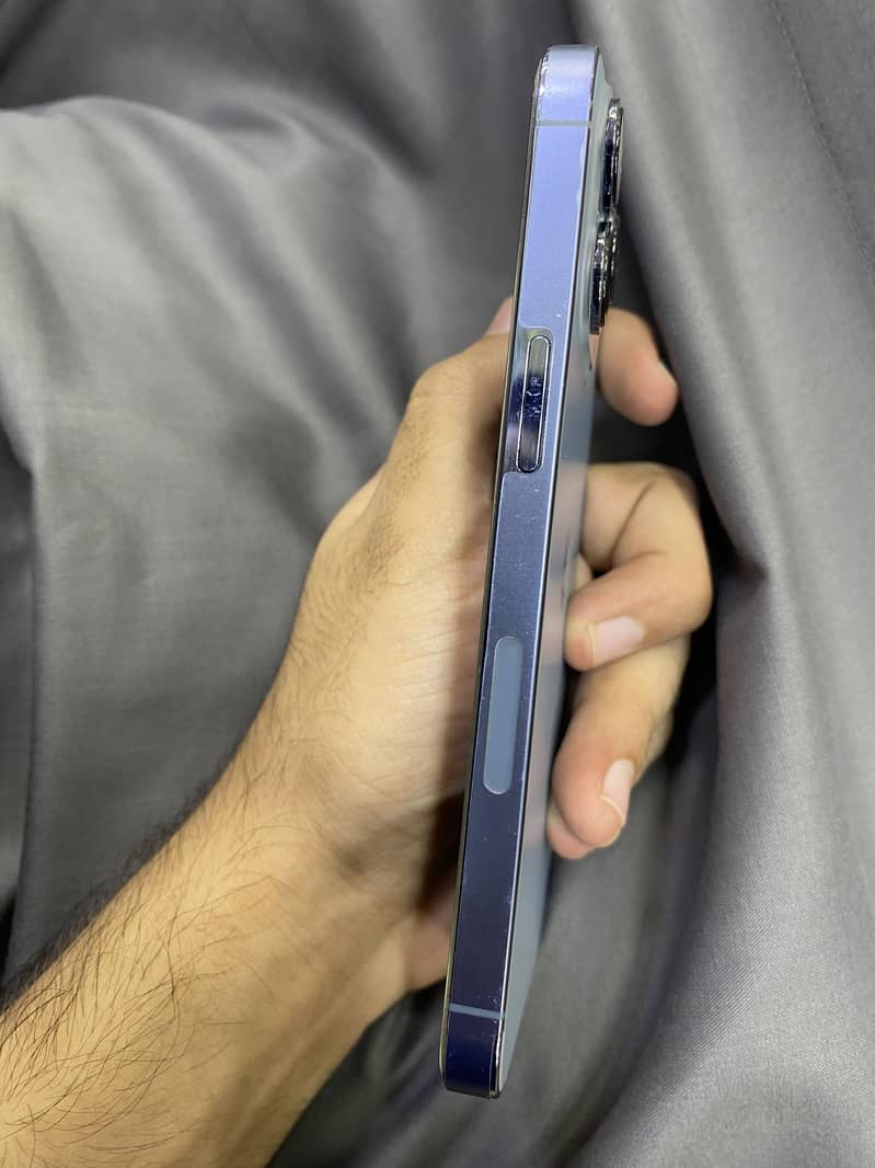 Apple iPhone 13 Pro 2