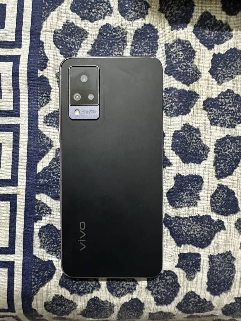Vivo V21 0