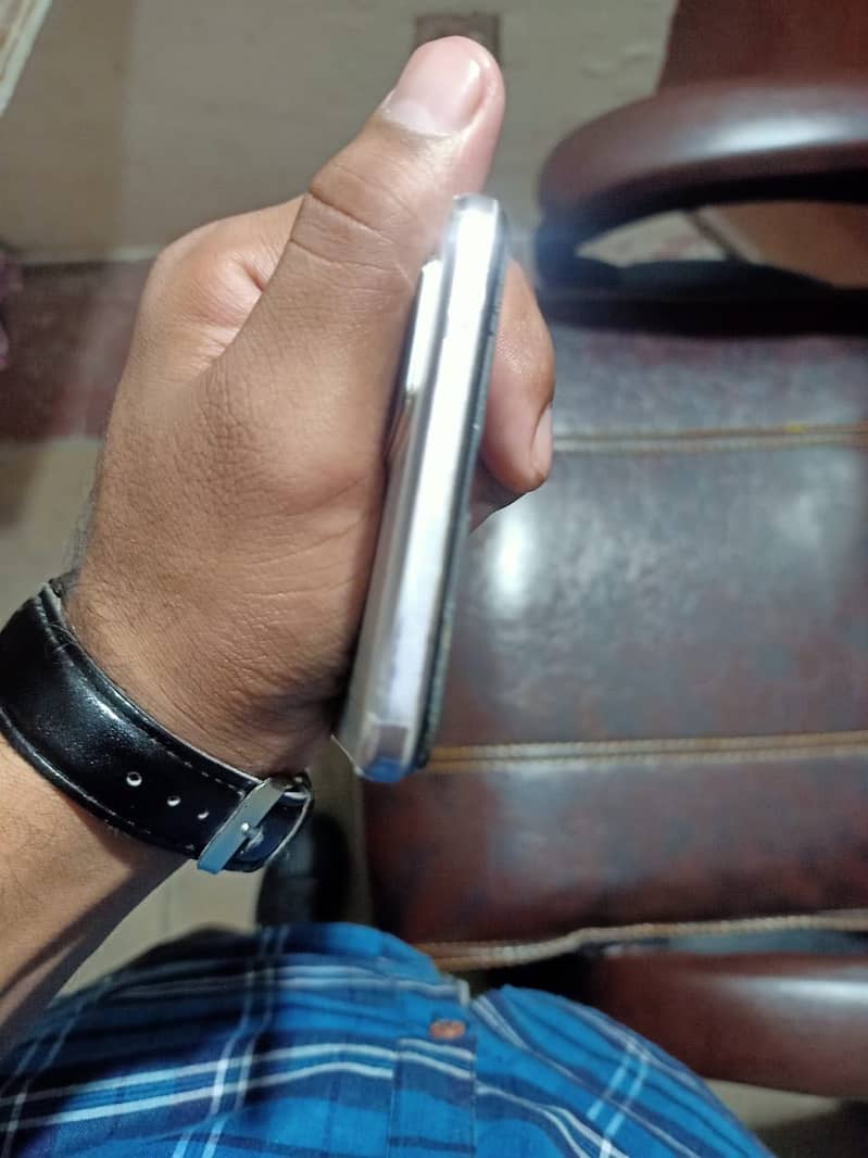 Vivo V21 3