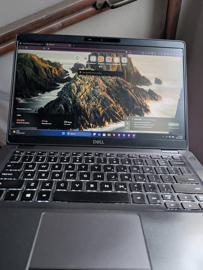 Dell latitude 5300 8GB Ram 256 GB SSD Touch Screen