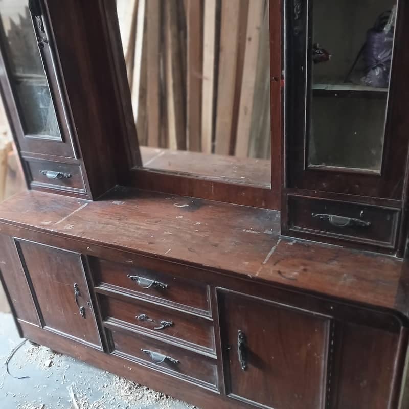 Dressing Table 0