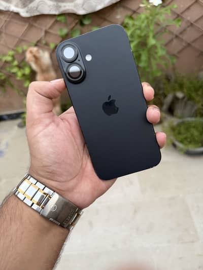 Apple iPhone 16