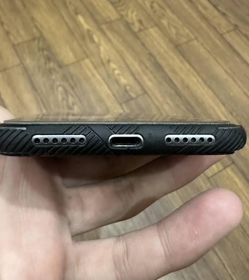 Apple iPhone 11 7