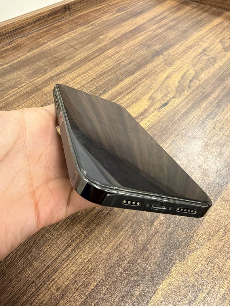 Apple iPhone 14 Pro Max 1