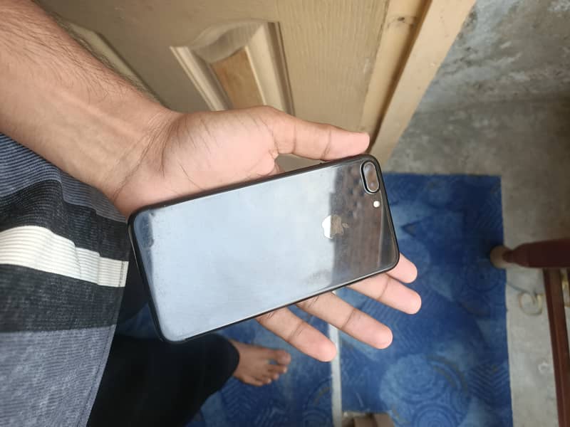 Apple iPhone 7 Plus 2