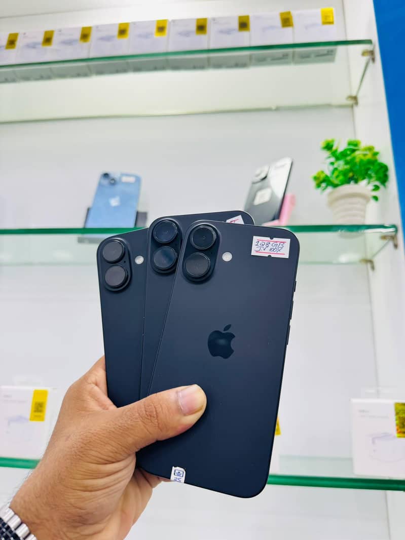 Apple iPhone 16 0
