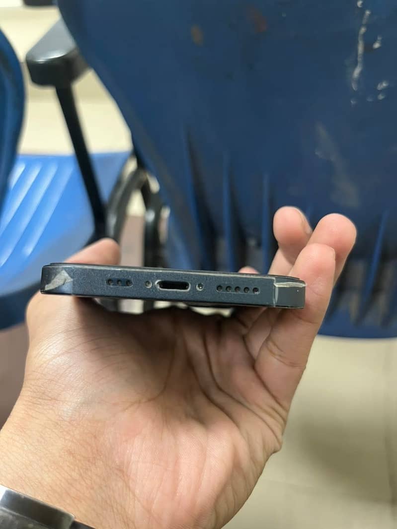 Apple iPhone 13 2