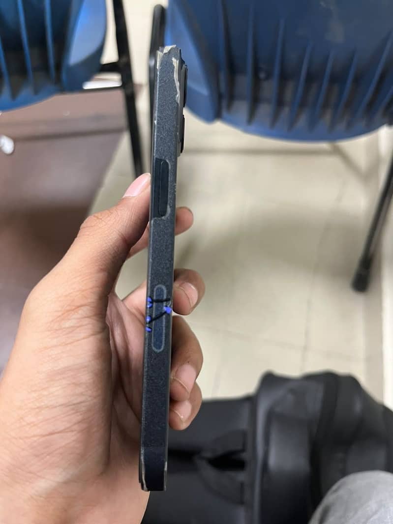 Apple iPhone 13 3