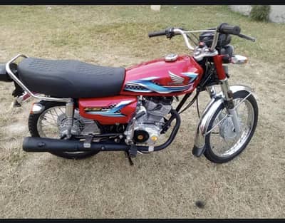 Honda 125 in lush condition (biometric available) number 03162487473