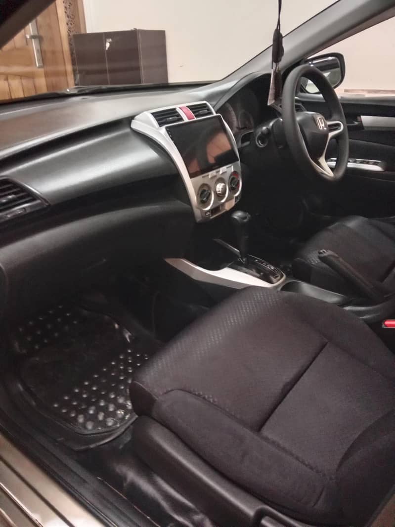 Honda City basic auto 2011 5