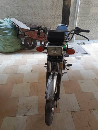 Honda CG 125 for sale akar dekh len saari cheezen phir len. . . .