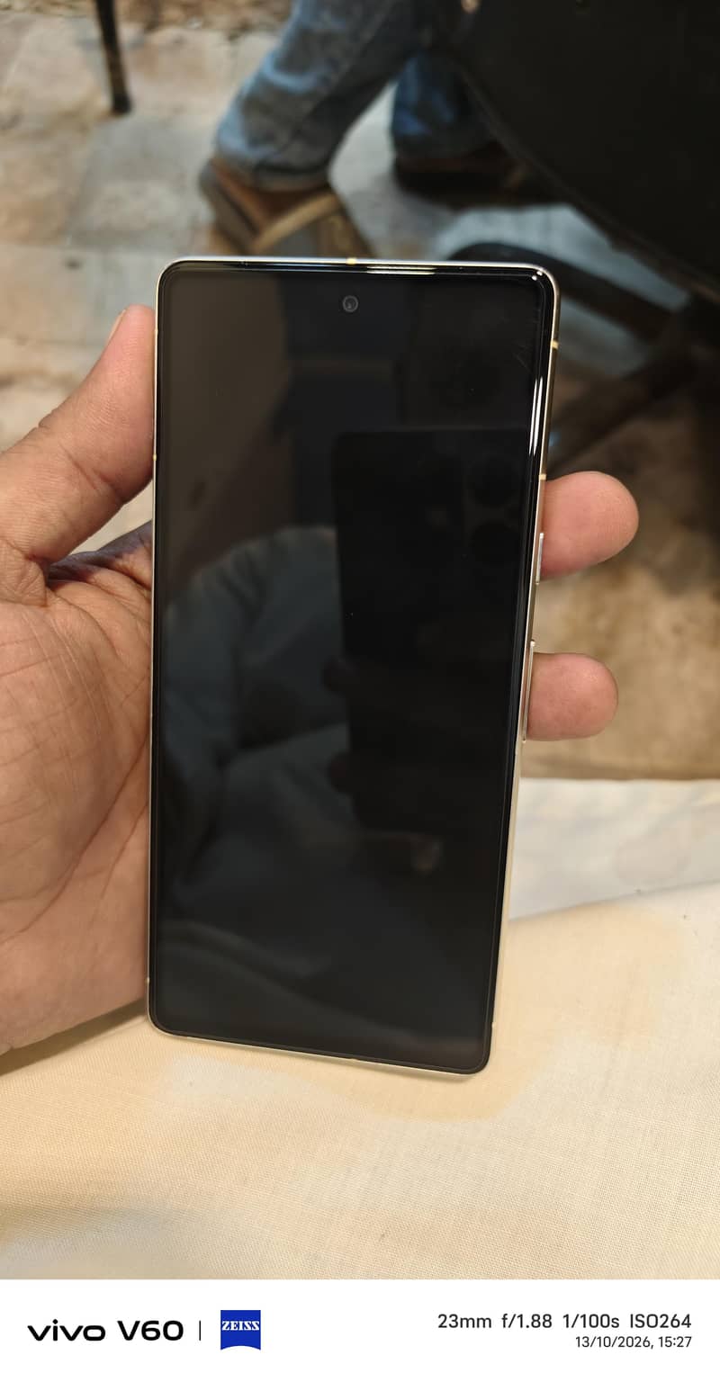 Google Pixel 7 4