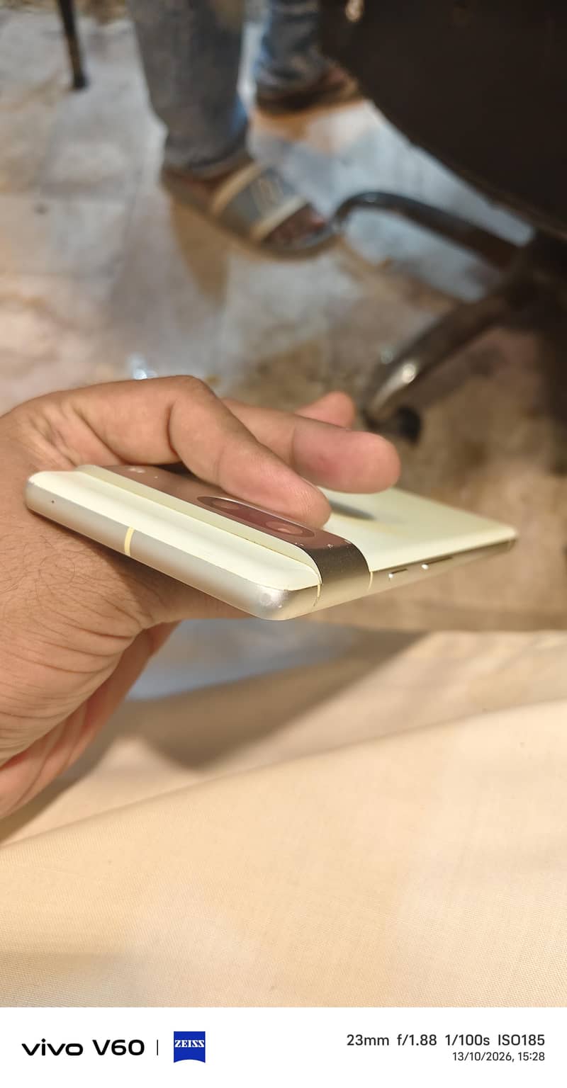 Google Pixel 7 5