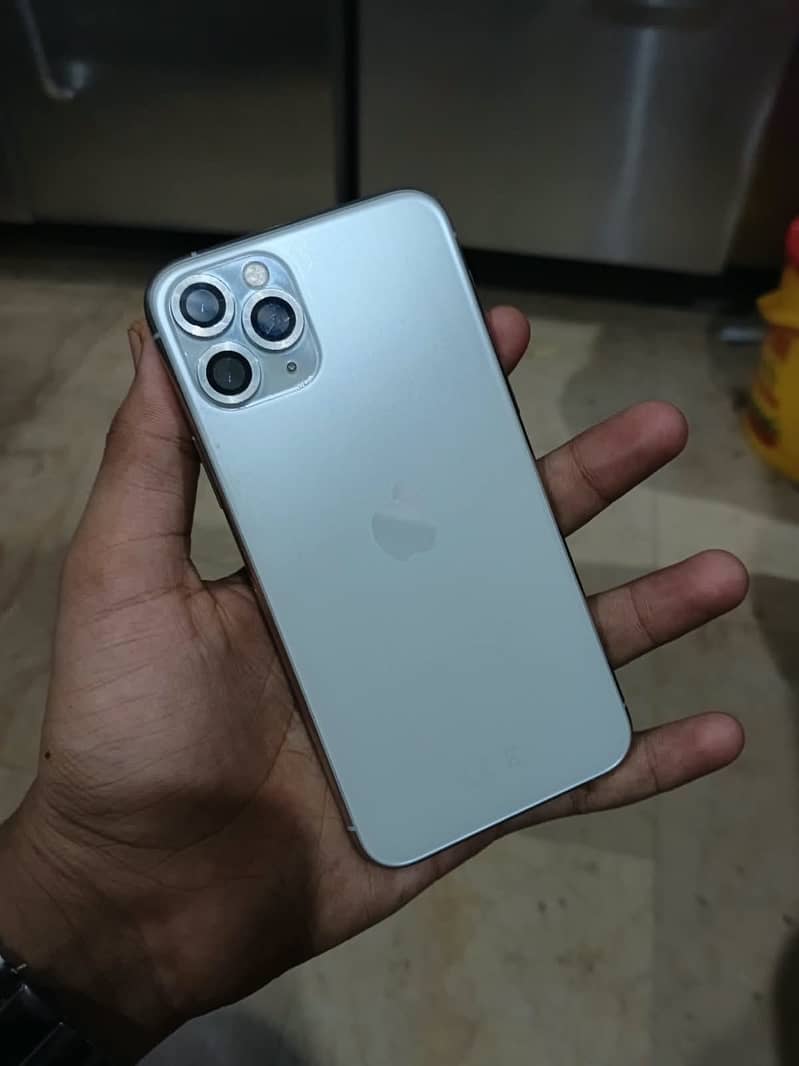 Apple iPhone 11 Pro 6