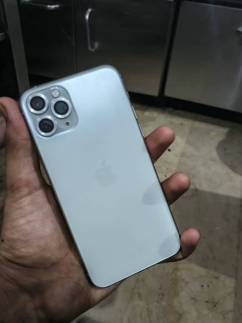 Apple iPhone 11 Pro 7