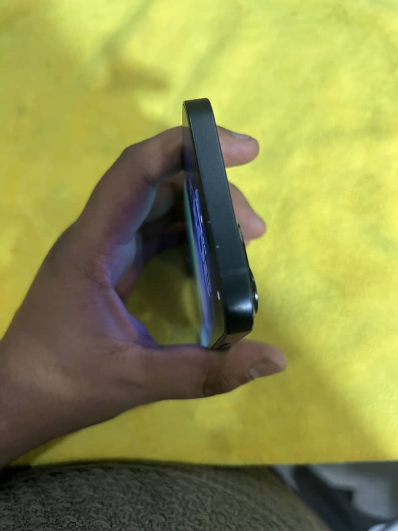 Apple iPhone 13 0