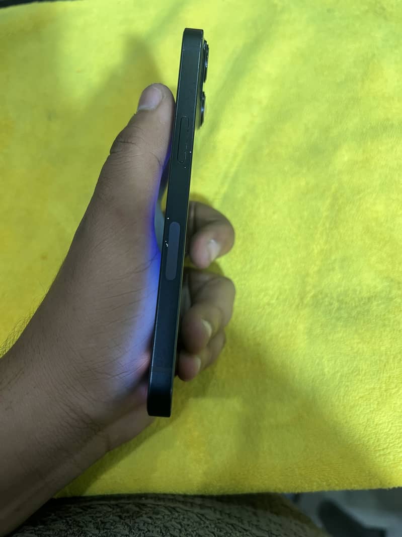 Apple iPhone 13 1