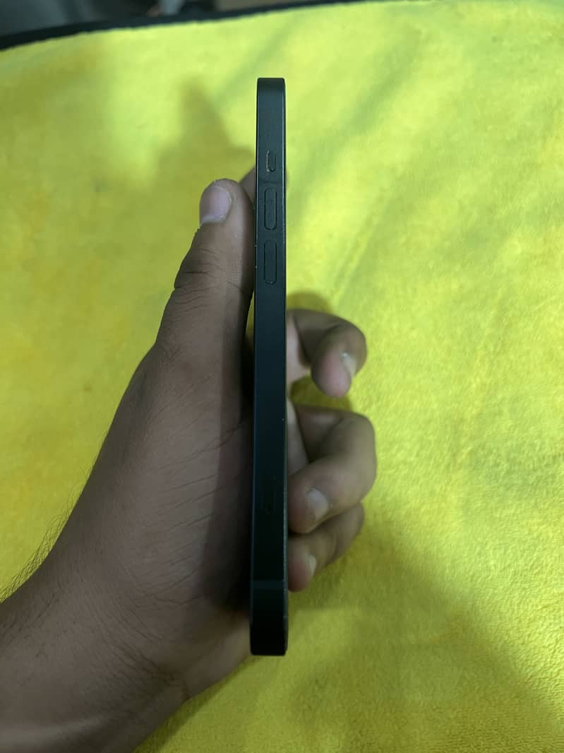 Apple iPhone 13 3