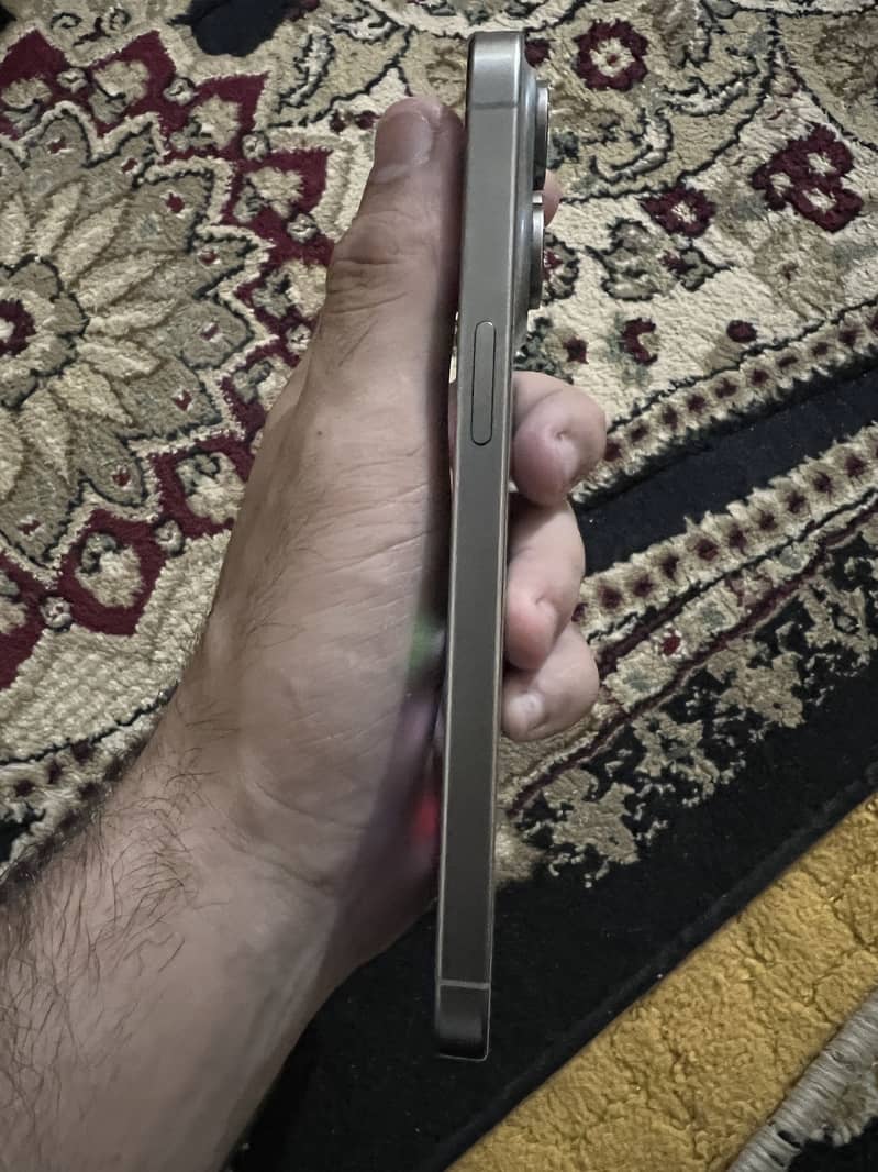 Apple iPhone 15 Pro Max 1