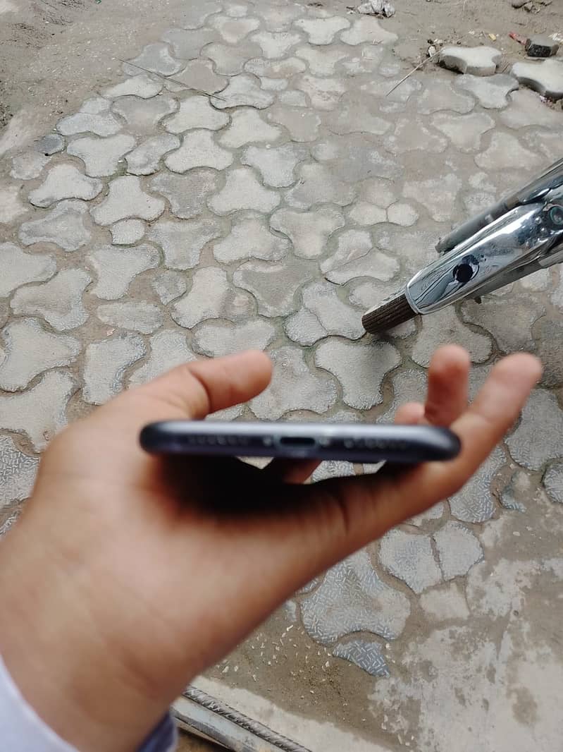 Apple iPhone 11 5