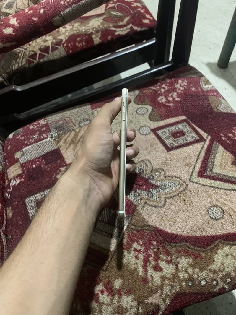 Apple iPhone 7 Plus 4