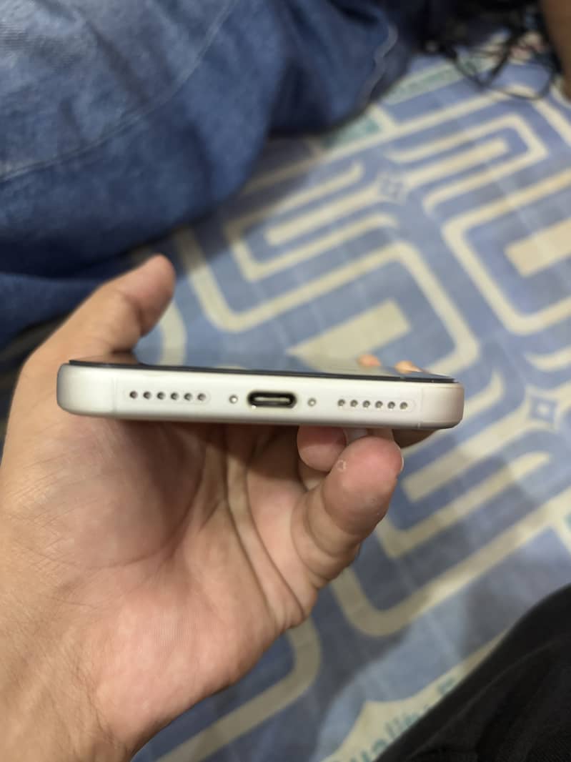 Apple iPhone 17 Pro Max 4