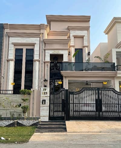 Prime Location 10 Marla House In Citi Housing Society For sale
