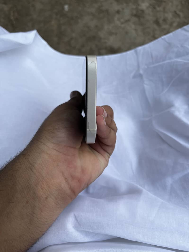 Apple iPhone 12 6