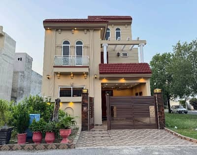 Prime Location 5 Marla Spacious House Is Available In Citi Housing Society For sale
