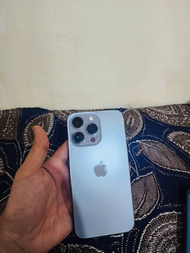 Apple iPhone 13 Pro 2