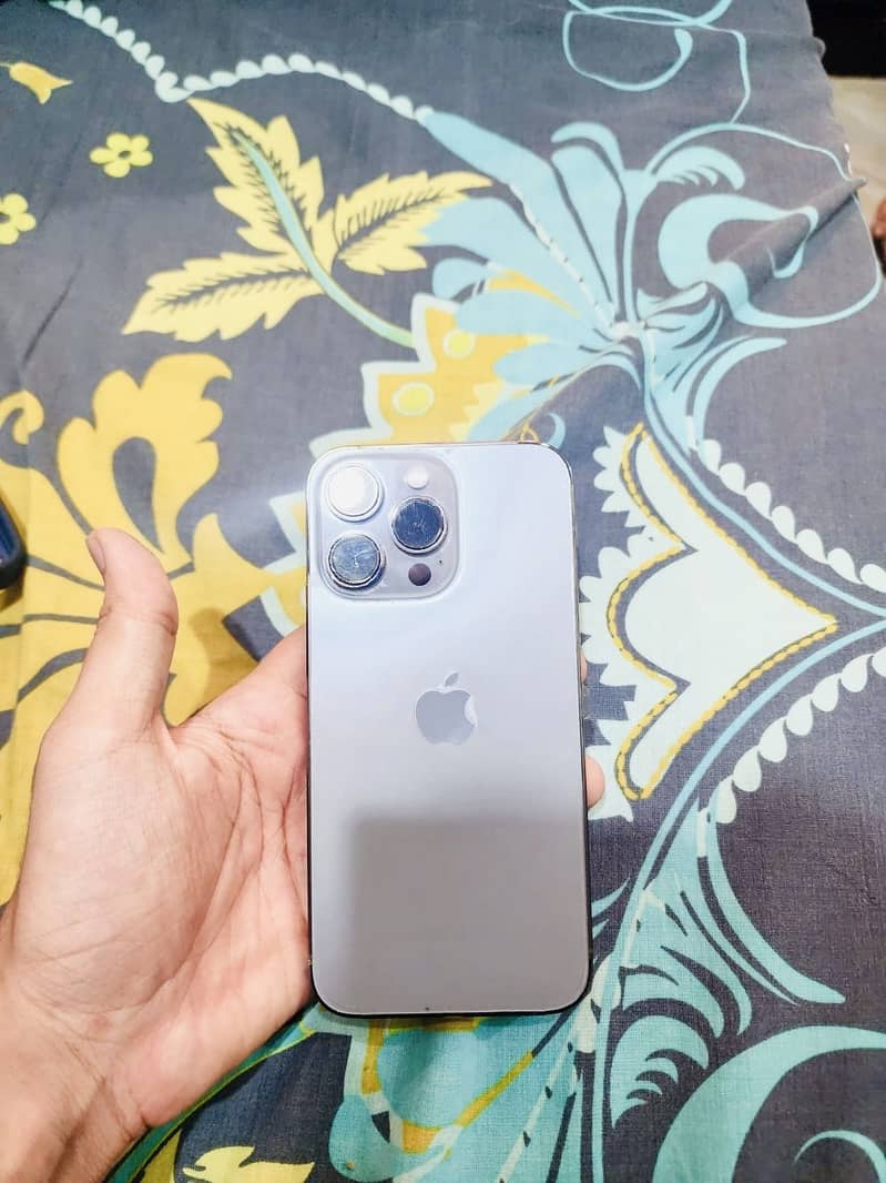 Apple iPhone 13 Pro 4