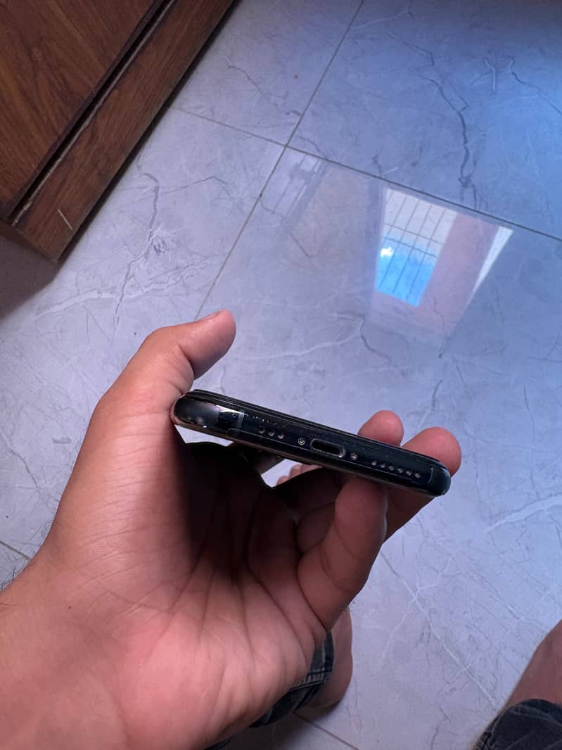 Apple iPhone 11 Pro 5