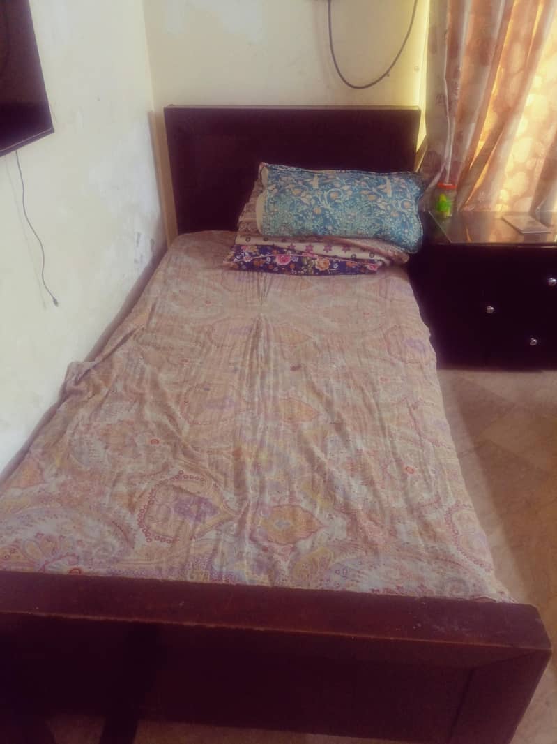 Single bed with mattress 0