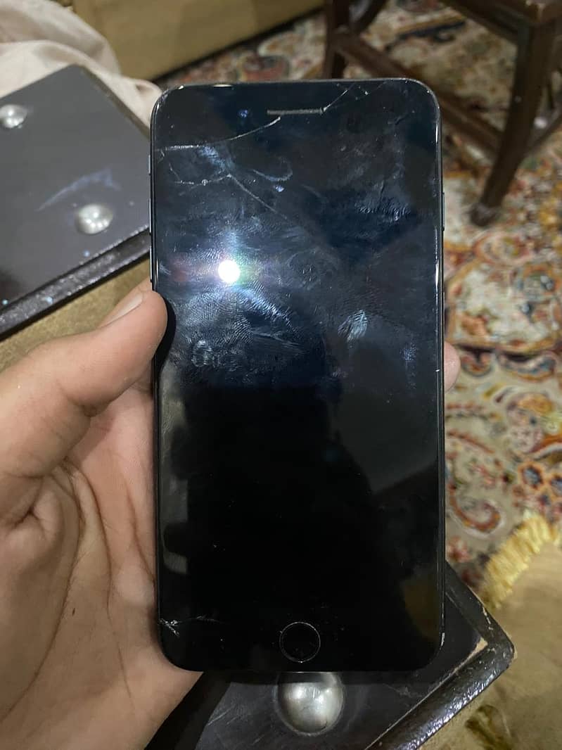 Apple iPhone 7 Plus 1